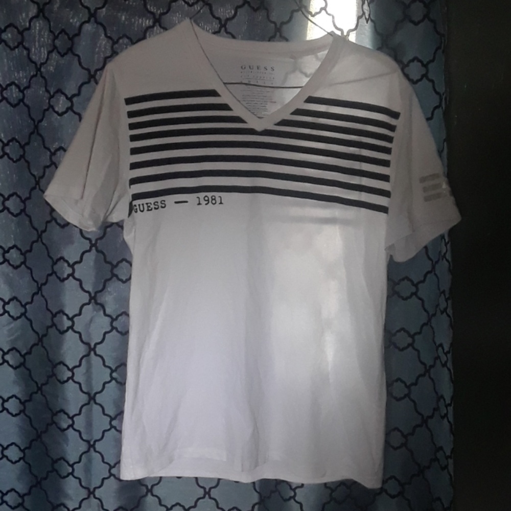 Guess T shirt
